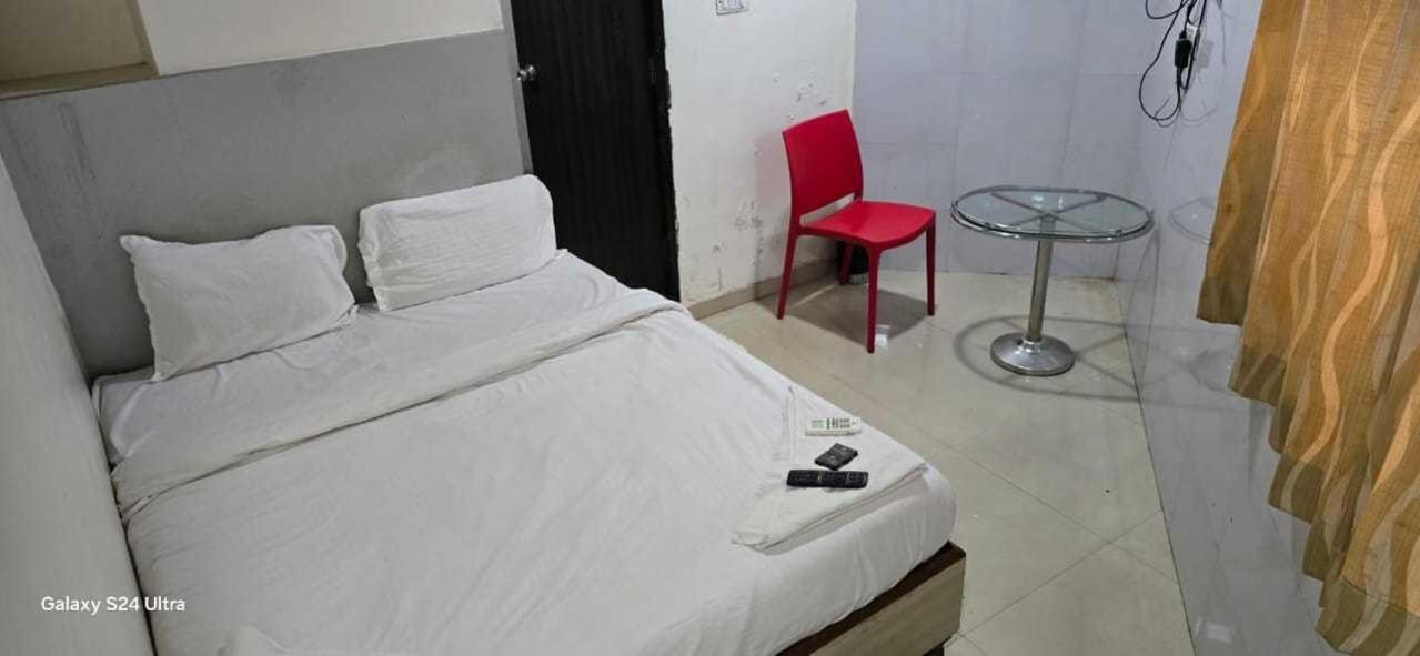 Hotel O Sargam Lodging And Boarding Ulhāsnagar Exterior foto