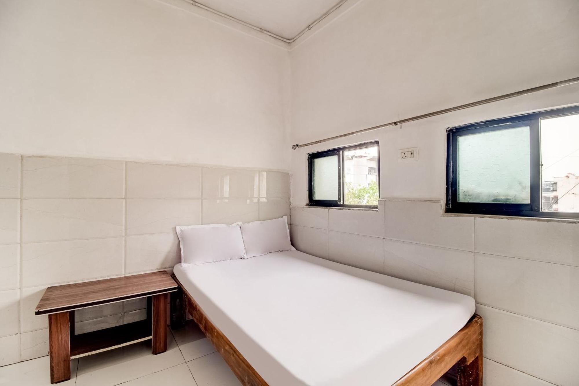 Hotel O Sargam Lodging And Boarding Ulhāsnagar Exterior foto