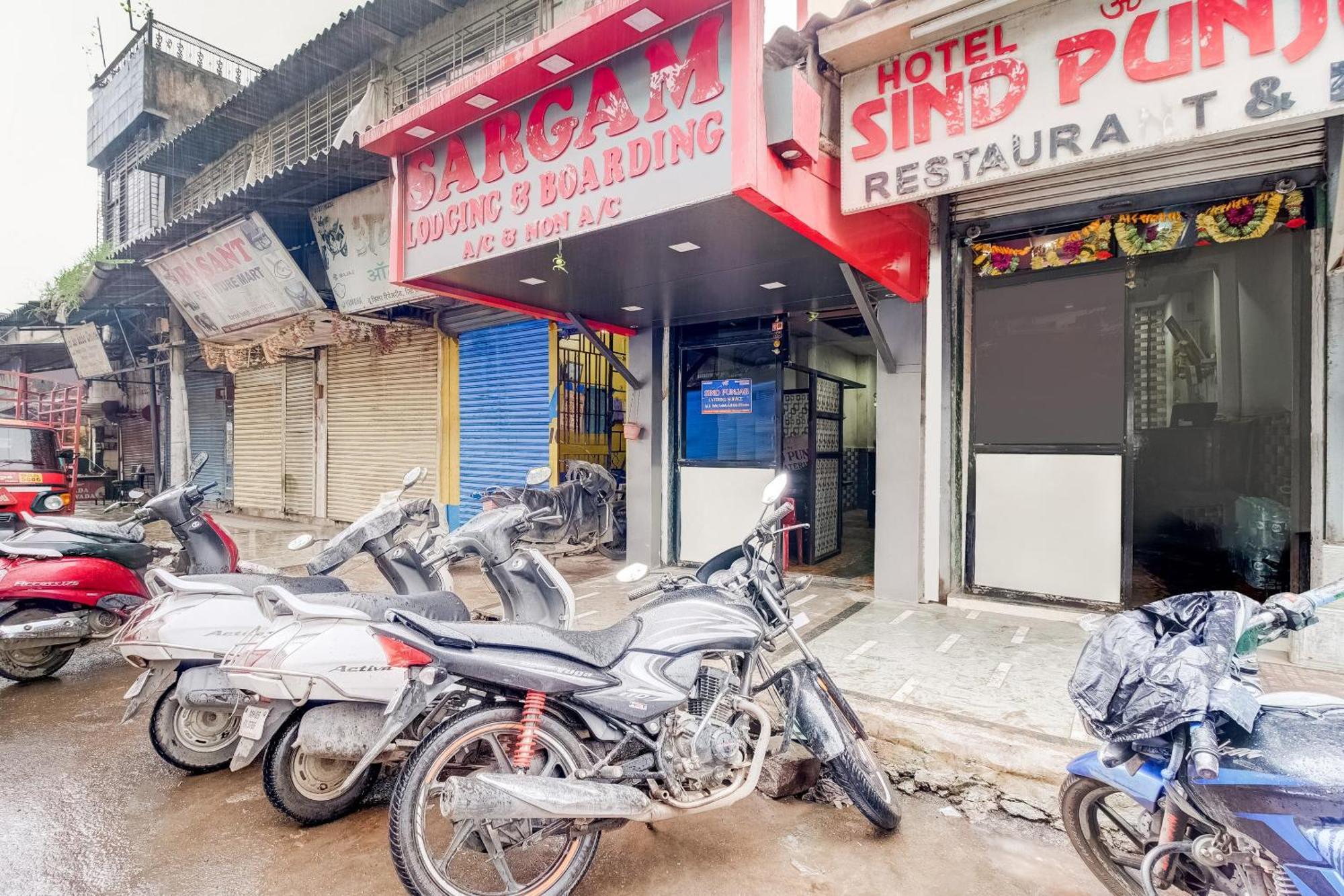 Hotel O Sargam Lodging And Boarding Ulhāsnagar Exterior foto